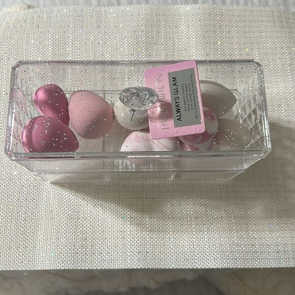 Paris Hilton Always Glam Clear Sparkle Plastic Beauty Organizer - Picture 5 of 9